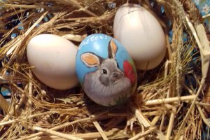 Пасхальне яйце «Великодній кролик».  - Опис