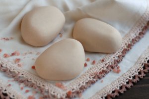 Соляное мыло для тела с розовой гималайской солью - Описание
