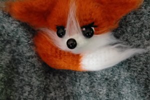 Лисича брошка