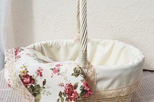Корзина с чехлом и рушником - Описание