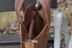 Сумка с двумя ручками Kvoka "Love" (цвет виски) - Описание