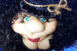 Лялька-попік Відьма на мітлі "Забавушка" - Опис