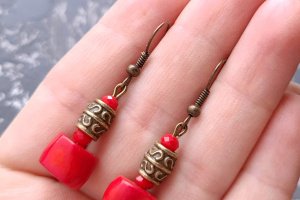 Колье с натуральнмы кораллами с этно орнаментом - Описание