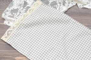 Салфетка на корзину с кружевом 52*28см. серая клетка