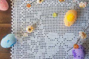 Великоднє рушник-серветка, в'язане гачком - Опис