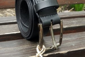 Ремені шкіряні ручної роботи - Опис