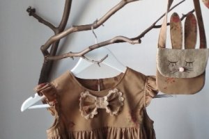 Платье с бантом с сумочкой зайчиком для девочки