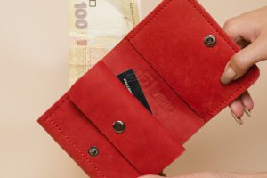 Компактний та стильний жіночий гаманець ручної роботи.  - Опис