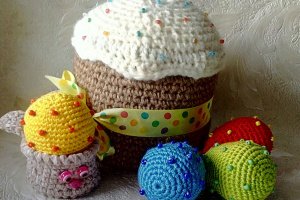 Работа Паска декоративная и крашенки