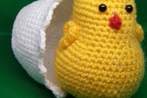 ЦЫПЛЕНОК ПАСХАЛЬНЫЙ. КУРЧА ВЕЛИКОДНЄ. - Опис