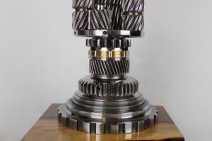 Настольная лампа Pride & Joy industrial с автозапчастей 15LI - Описание
