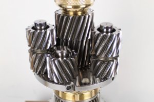 Настольная лампа Pride & Joy industrial с автозапчастей 15LI - Описание