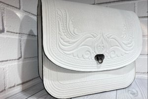 Кожаная сумка ручной работы, через плечо "Камея", белая - Описание