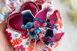 Бантики- резинки тролли 2 - Описание