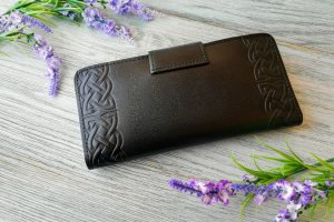 Гаманець чорний на кнопці на 12 відділів "Кельтський вузол" - Опис