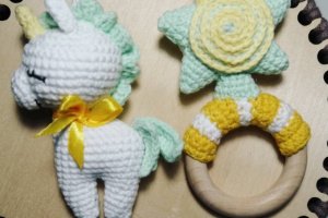 В'язані іграшки, брязкальце, гризун - Опис