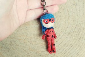 Брелок Леди Баг на рюкзак сумку ключи - Описание