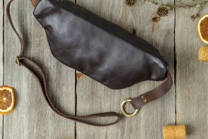 Шкіряна Поясна Сумка Зі З'ємною Бахромою - Опис