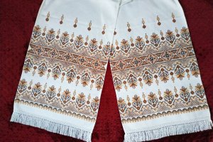вышитый рушник на иконы, под ноги, на свадьбу - Описание