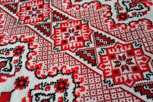 Свадебный вышитый рушник, полотенце на иконы, полотенце под ноги - Описание