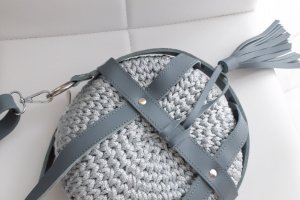 Сумочка "Портупея" світло-сіра - Опис