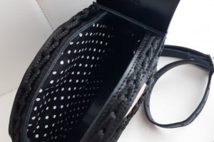 Кругла сумочка "Бохо" чорна - Опис