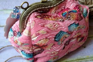 Текстильная сумочка с хрустальной ручкой