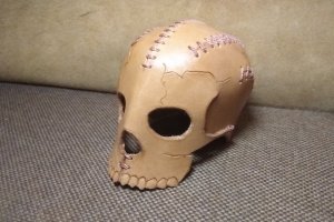 Череп из кожи