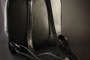 Кожаный расписной рюкзак - Описание