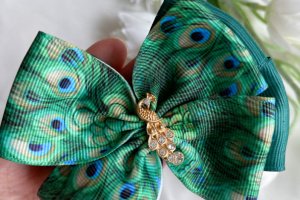 Набір бантики- резинки в садік ,бантики в школу квіти,павлін - Опис