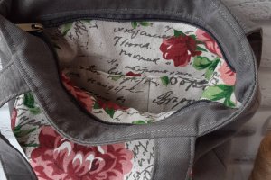 Шопер и косметичка с цветочным принтом - Описание