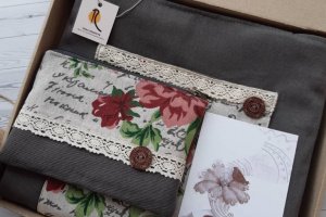 Шопер и косметичка с цветочным принтом - Описание