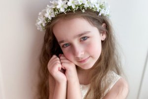 Білий вінок для першого причастя і нареченій.