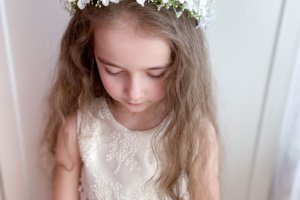 Белый венок для первого причастия и невесте. - Описание