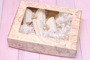 Набор украшений бело-золотой  - Описание