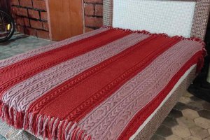 Плед комбінований в кольорах теракот та попіляста троянда.  - Опис