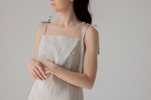 Сарафан - мини из льна с открытой спиной. этно коллекция - Описание