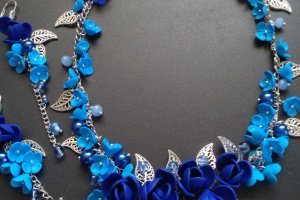 Колье та сережки синього кольору - Опис