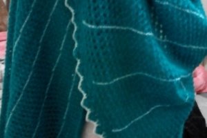 Вязанная шаль - Описание