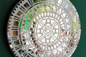 Зеркало-мозаика в форме солнца - Описание