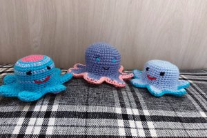 Мягкая игрушка осьминог-перевертыш двусторонний.