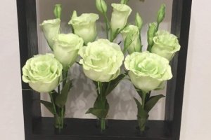 Деревянная рамками с декоративными цветами - Описание