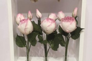 Деревянная рамками с декоративными цветами - Описание