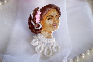 Робота Міні-портрет гладдю. Брошка