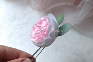 Шпилька для волосся з півонією - Опис