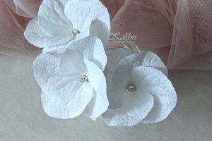 Шпильки в прическу с белыми цветами