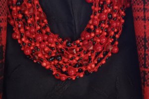 Кораллы украинском, красные бусы - Описание