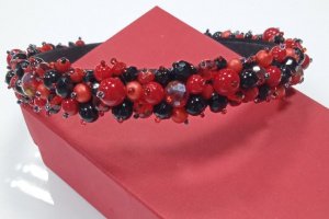 Обруч на волосы ручной работы, диадема из бисера и хрусталя - Описание