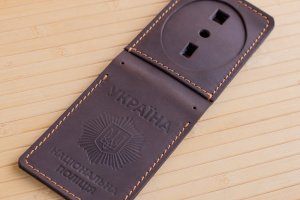 Обложка из кожи на удостоверение полиции с жетоном шоколад - Описание