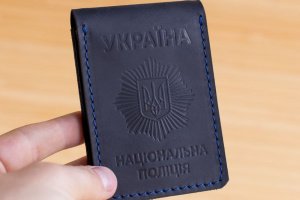 Обложка из кожи на удостоверение полиции с жетоном синяя - Описание